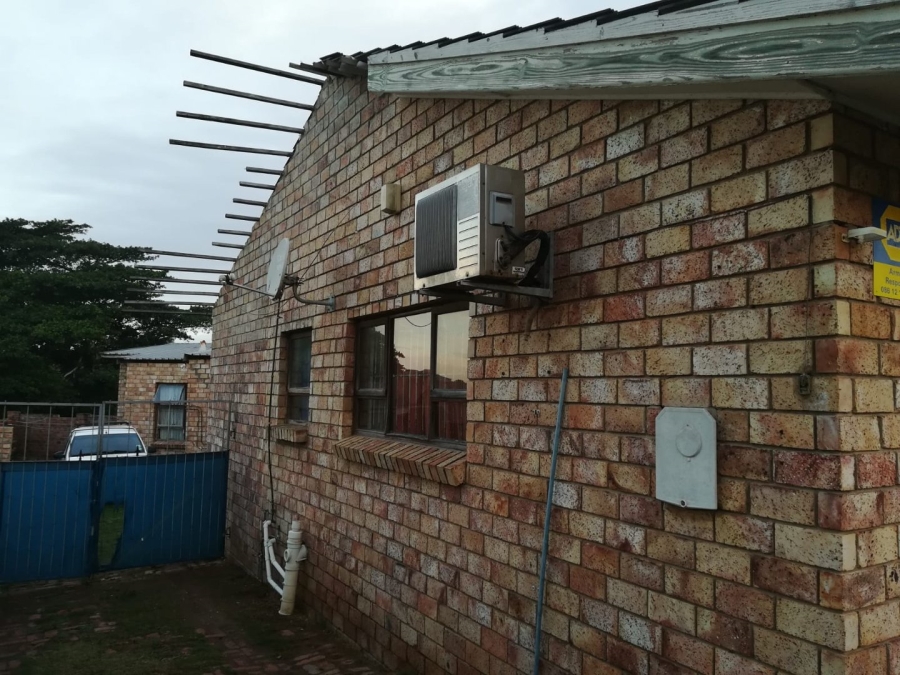 6 Bedroom Property for Sale in Bethelsdorp Eastern Cape